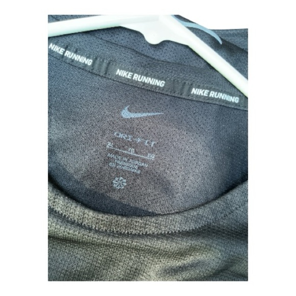 Nike Men's Black Dri-fit Tee - Picture 3 of 3